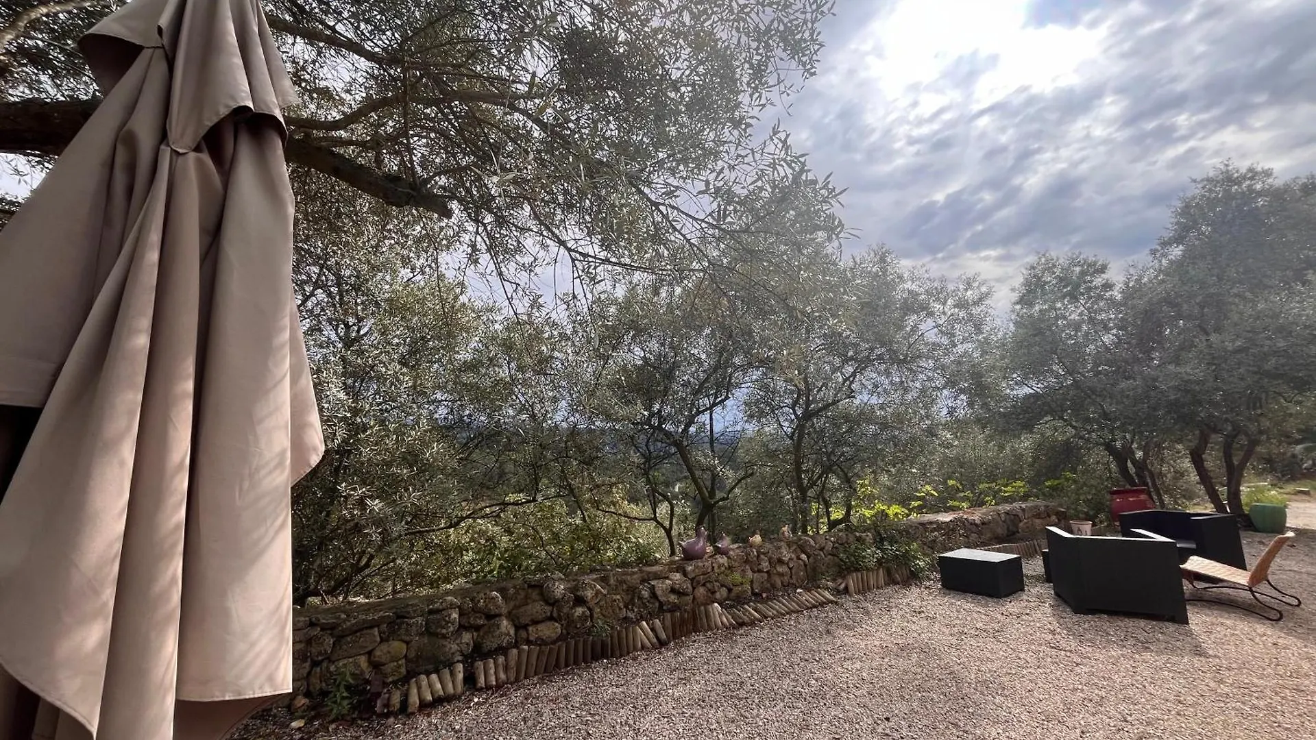 Holiday home Bastidon Provencal En Plein Coeur De La Foret A Aix-En-Provence Le Tholonet France
